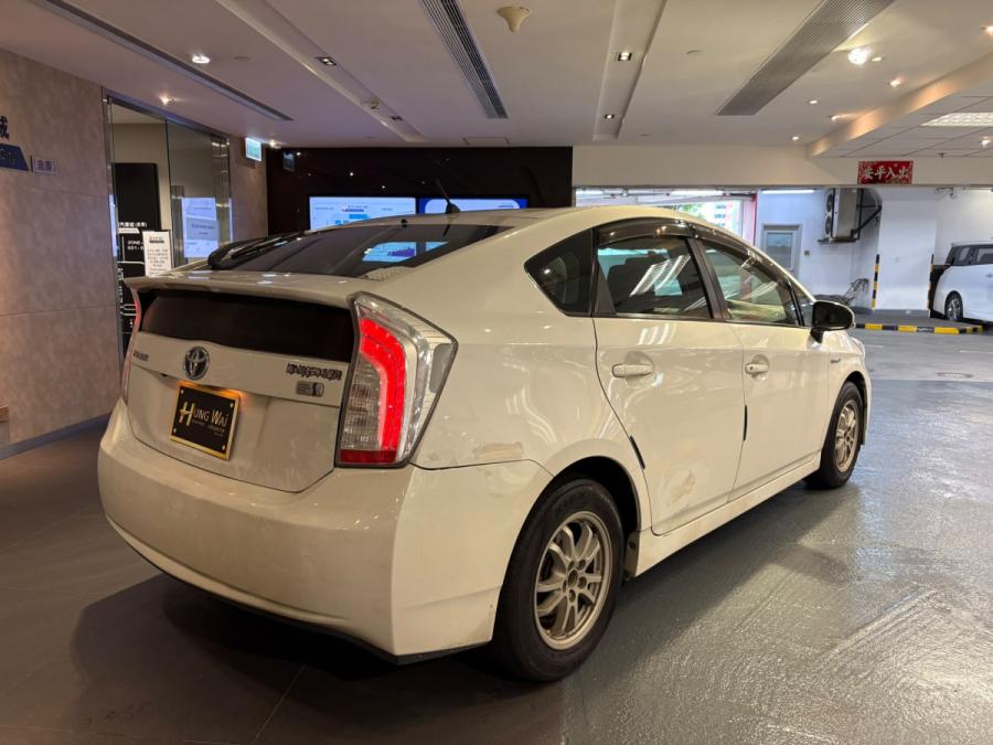 Prius 1.8 Hybrid S - Image 2